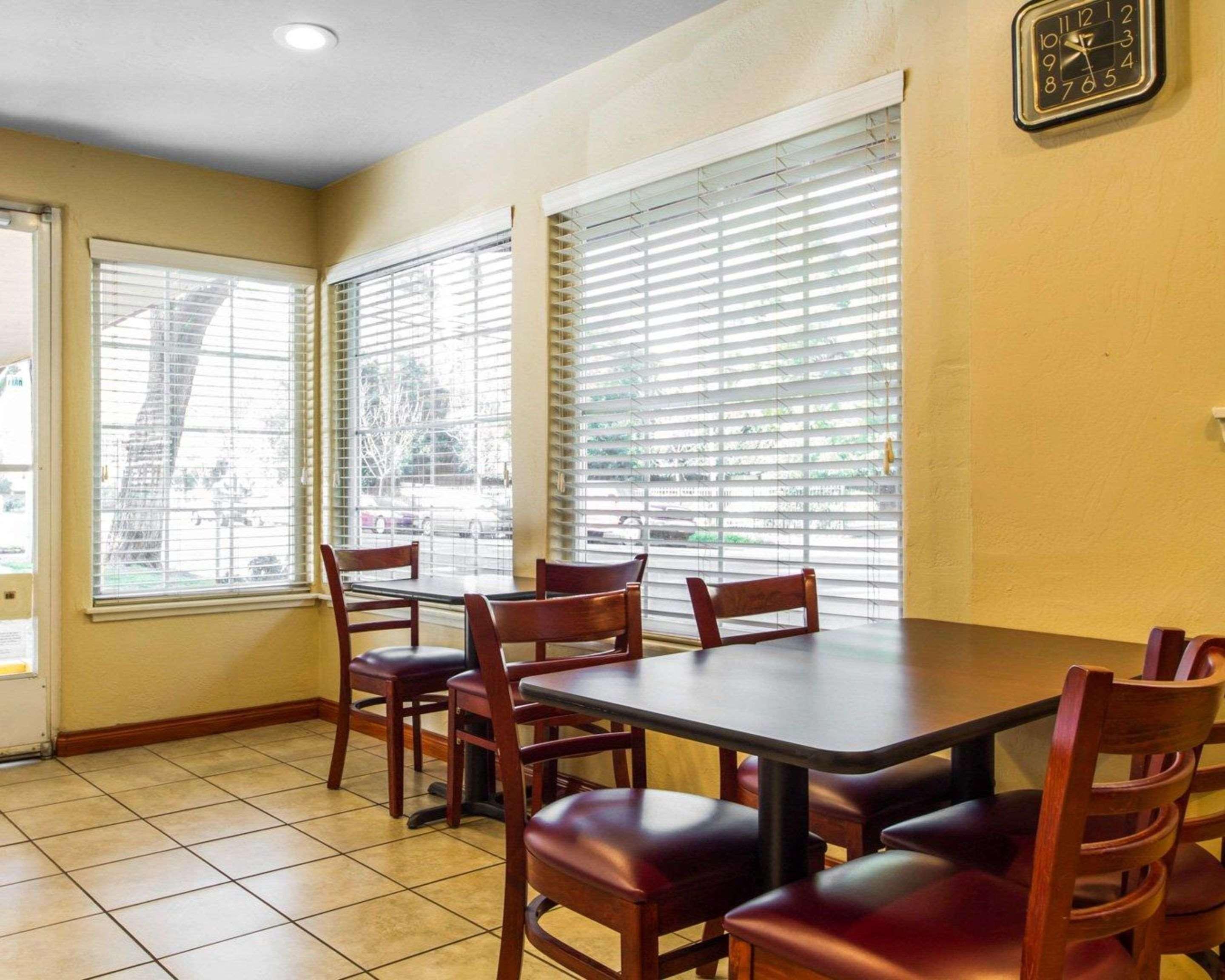 Econo Lodge Sacramento Convention Center Bagian luar foto